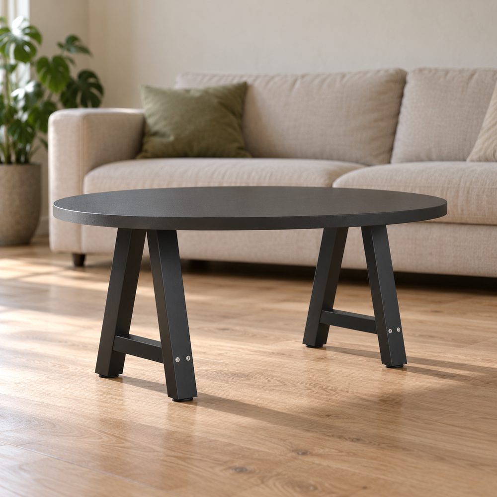 Table basse sur pieds en A 50 × 42 cm en acier dans un salon